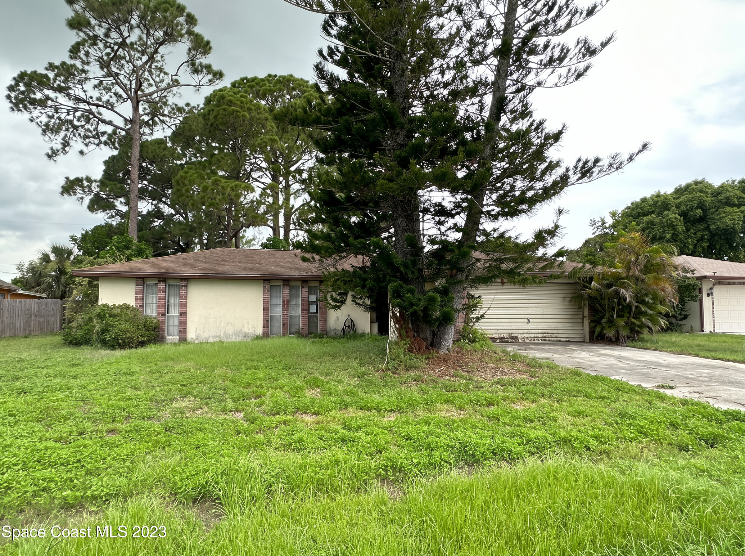 Older Florida home purchased by Alexta Homes